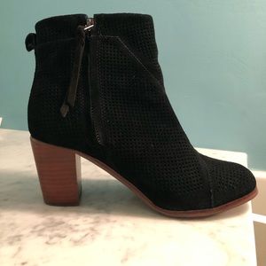 Toms Lunata Black Suede Perforated booties
